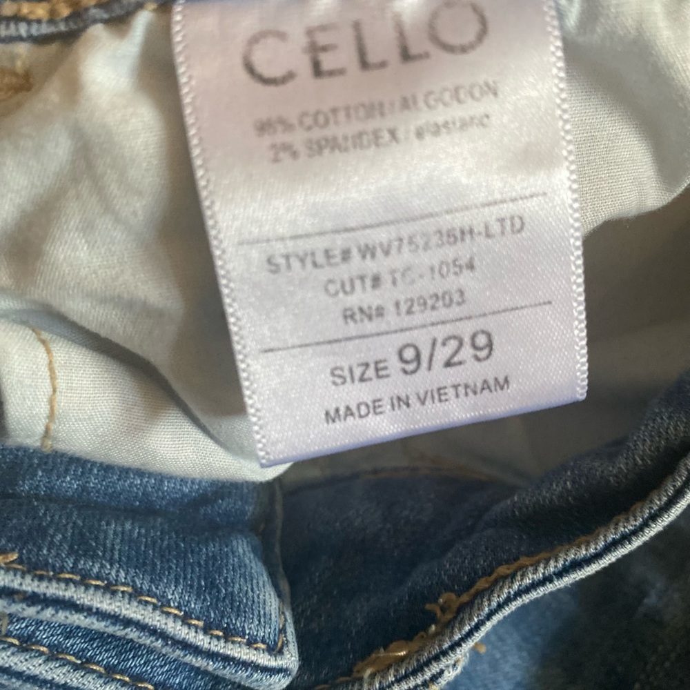 Cello High Rise Capri Jeans. - Picture 4 of 4